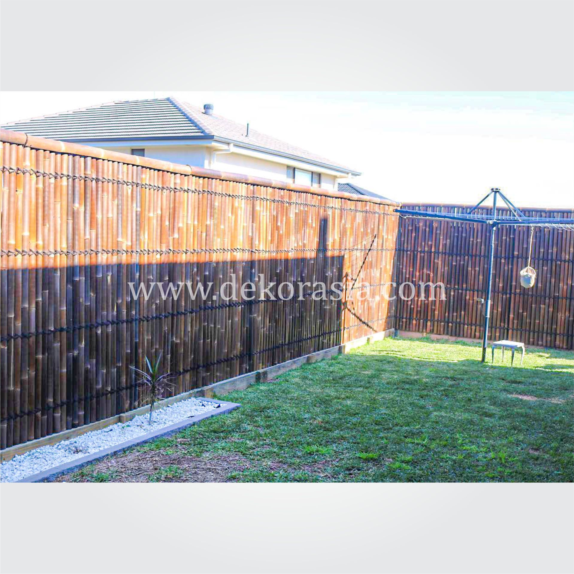 Natural half bamboo fence with 6 back slats and black  coco rope (3T-3B)